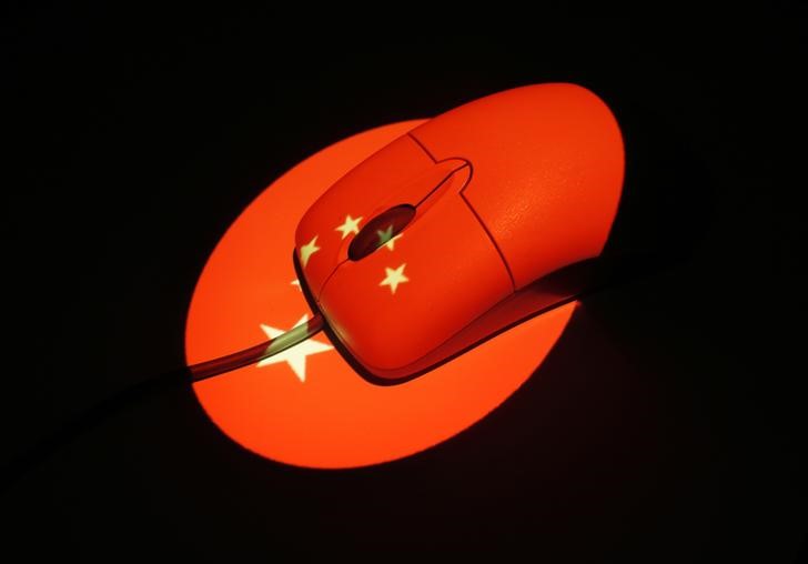 Китайский регулятор стремится избежать делистинга компаний в США
