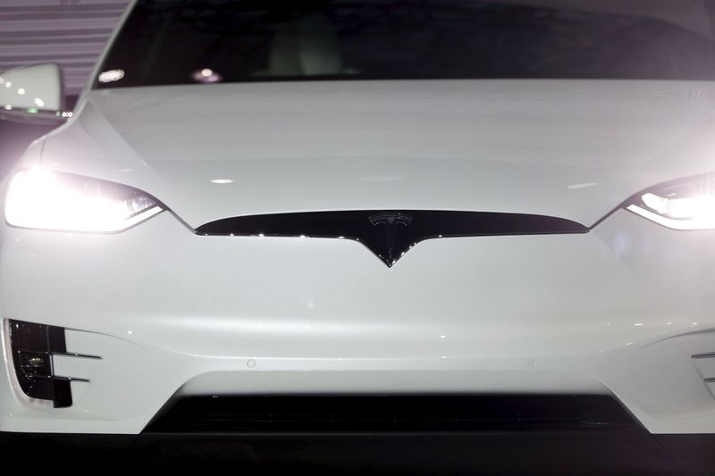 Маск призвал сотрудников Tesla минимизировать стоимость доставки электрокаров Маск призвал сотрудников Tesla минимизировать стоимость доставки электрокаров
