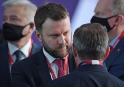 Орешкин описал три сценария влияния штамма «омикрон» на мировую экономику Орешкин описал три сценария влияния штамма «омикрон» на мировую экономику