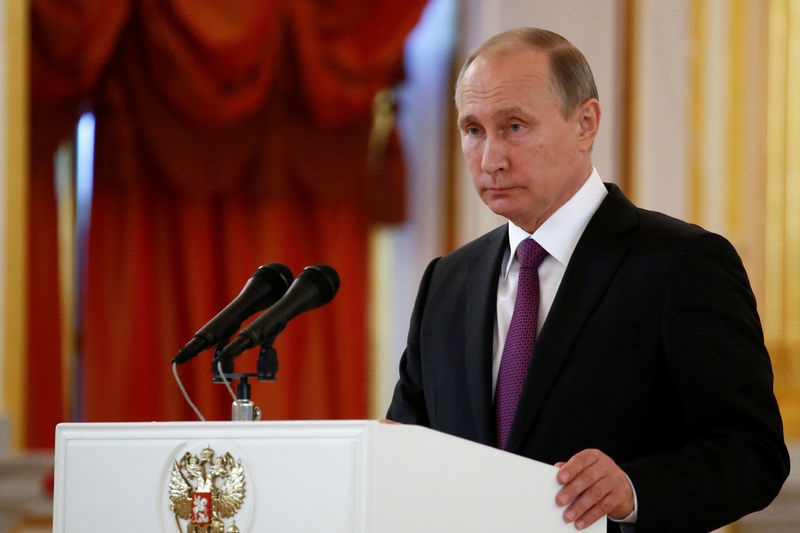 Путин: России нужно снижать волатильность курса рубля для наращивания расчетов с партнерами Путин: России нужно снижать волатильность курса рубля для наращивания расчетов с партнерами