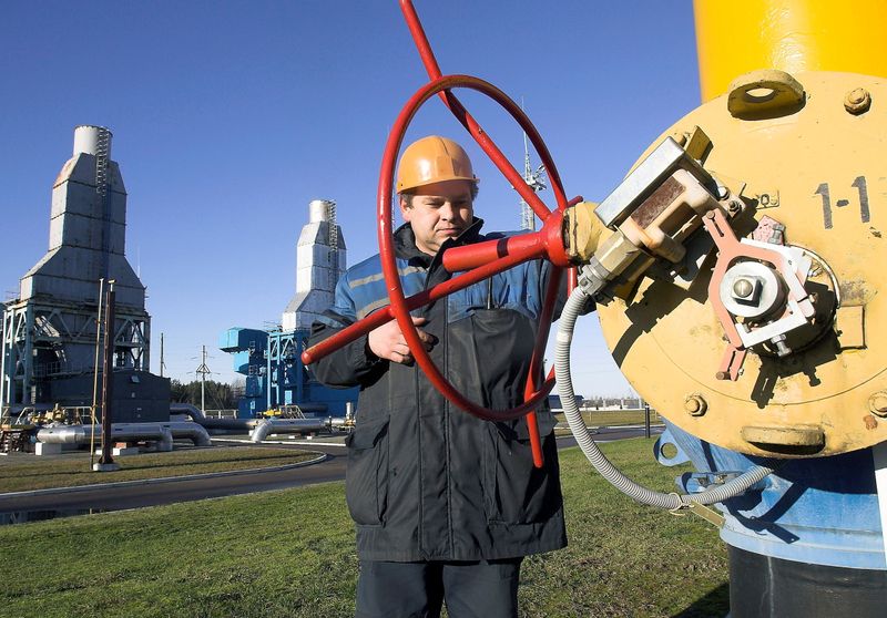 Поставки газа из РФ через Польшу по газопроводу Ямал-Европа в первый день декабря стабильны