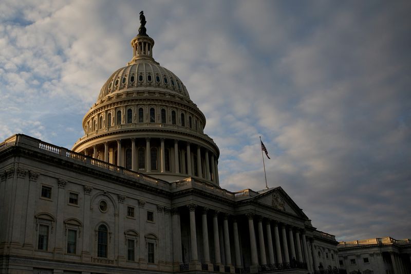 Сенат США принял законопроект, упрощающий повышение лимита госдолга