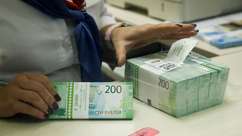 SberCIB озвучил два сценария для рубля на конец 2022-го