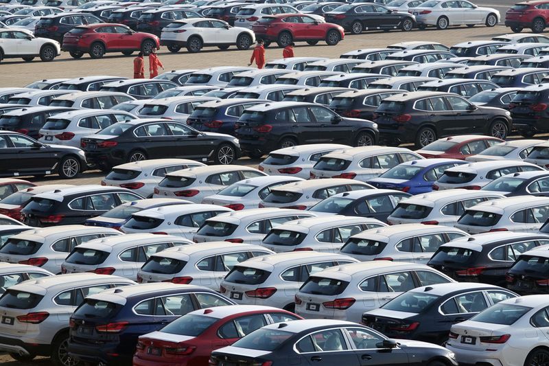 Продажи автомобилей в Китае падают 7 месяц из-за длительной нехватки чипов
