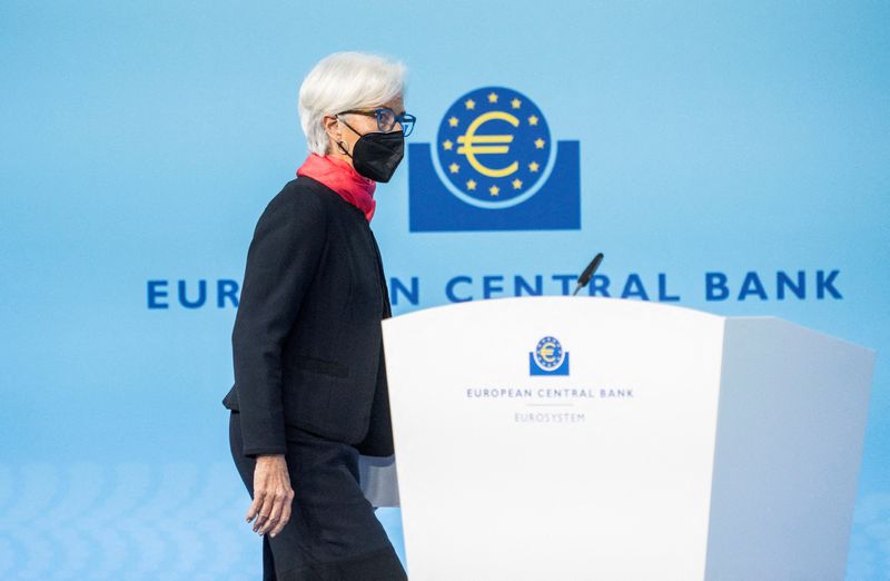 ЕЦБ завершит экстренную скупку активов в марте, временно увеличит регулярную