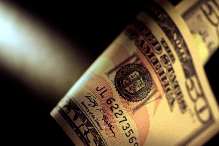 Доллар снижается, а турецкая лира восстанавливается