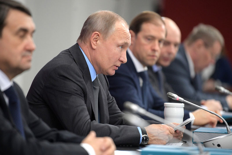 Путин пообещал повышение денежного довольствия и пенсий военнослужащим