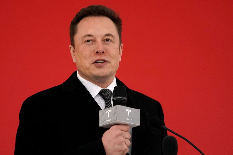 Глава Tesla Маск исполнил все опционы, истекающие в 2022 году