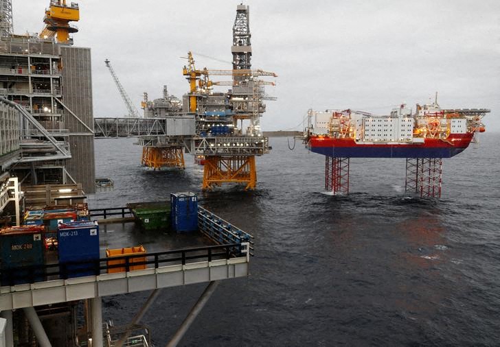 Нефть растет благодаря возобновлению аппетита к риску, ограниченному предложению Нефть растет благодаря возобновлению аппетита к риску, ограниченному предложению