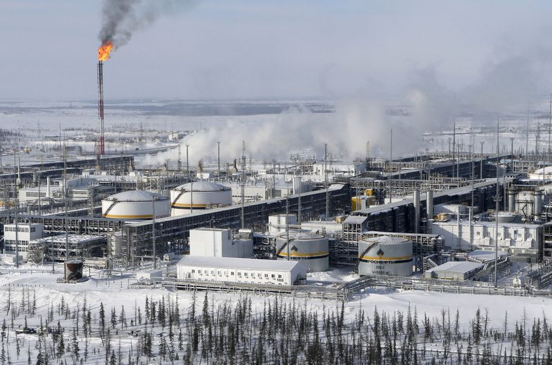Глава комитета Думы поспорил с Новаком, сочтя восстановление добычи нефти в РФ непростым Глава комитета Думы поспорил с Новаком, сочтя восстановление добычи нефти в РФ непростым