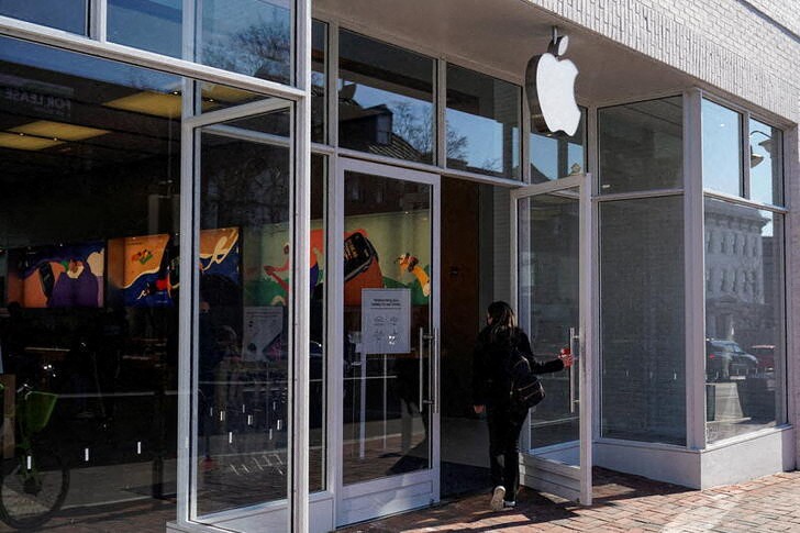Квартальные продажи и прибыль Apple превысили ожидания Квартальные продажи и прибыль Apple превысили ожидания