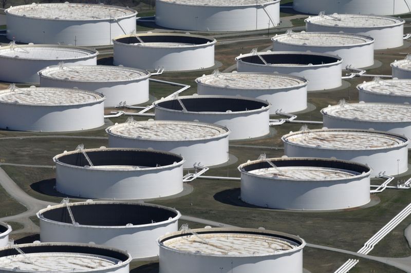 Нефть дешевеет, инвесторы ждут результатов ядерных переговоров США и Ирана Нефть дешевеет, инвесторы ждут результатов ядерных переговоров США и Ирана