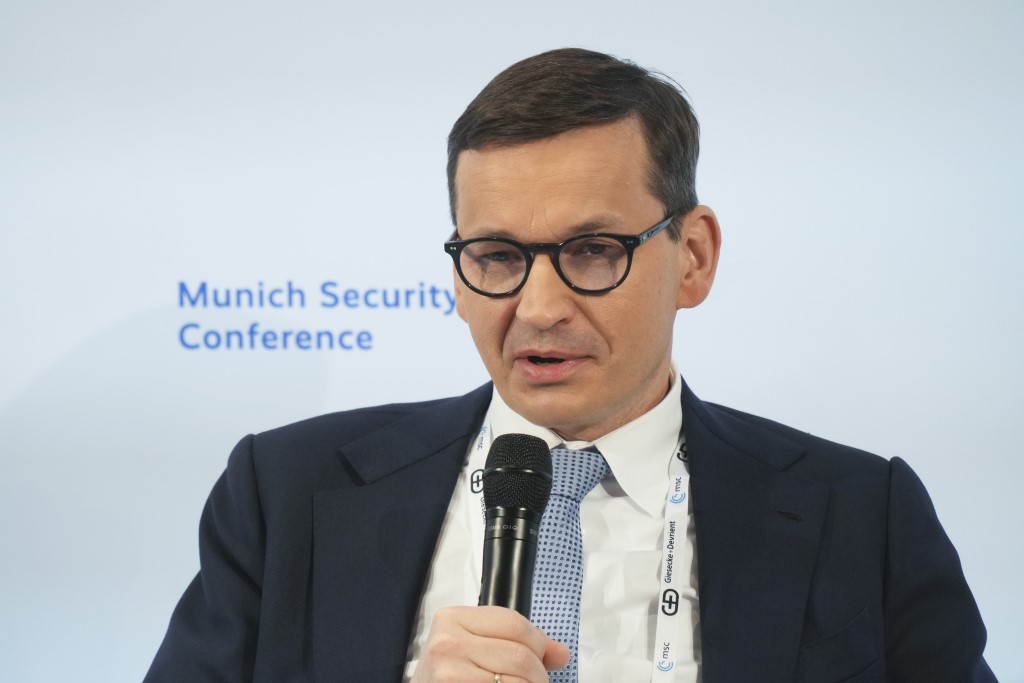 польша готов. польша готов. премьер министр латвии. военная форма. сухопутные войска польши.