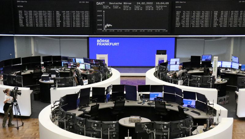 ����������� ������ STOXX 600 ������ ����� �� 3%, ���� � ��������� ��-�� ������� �������� �� � �������