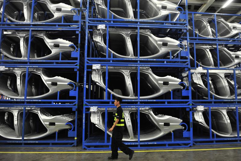 Заводы BMW и Volkswagen в Европе останавливают работу Заводы BMW и Volkswagen в Европе останавливают работу