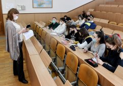 Россияне рассказали о желаемой зарплате после окончания вуза Россияне рассказали о желаемой зарплате после окончания вуза