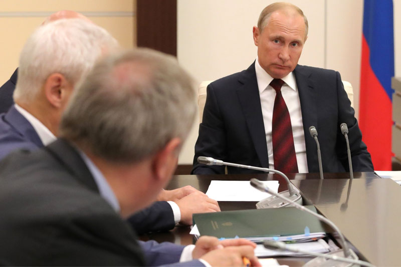 Путин поручил ускорить переход на нацвалюты во внешней торговле