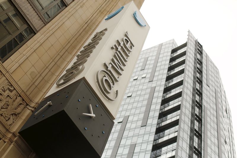 Все больше частных компаний проявляют интерес к Twitter Все больше частных компаний проявляют интерес к Twitter