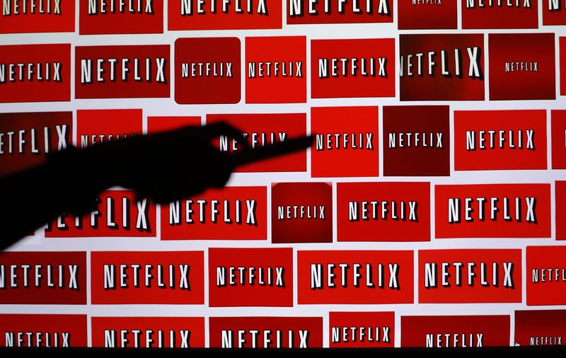 Акции Netflix упали на 25% после публикации разочаровывающего отчета Акции Netflix упали на 25% после публикации разочаровывающего отчета