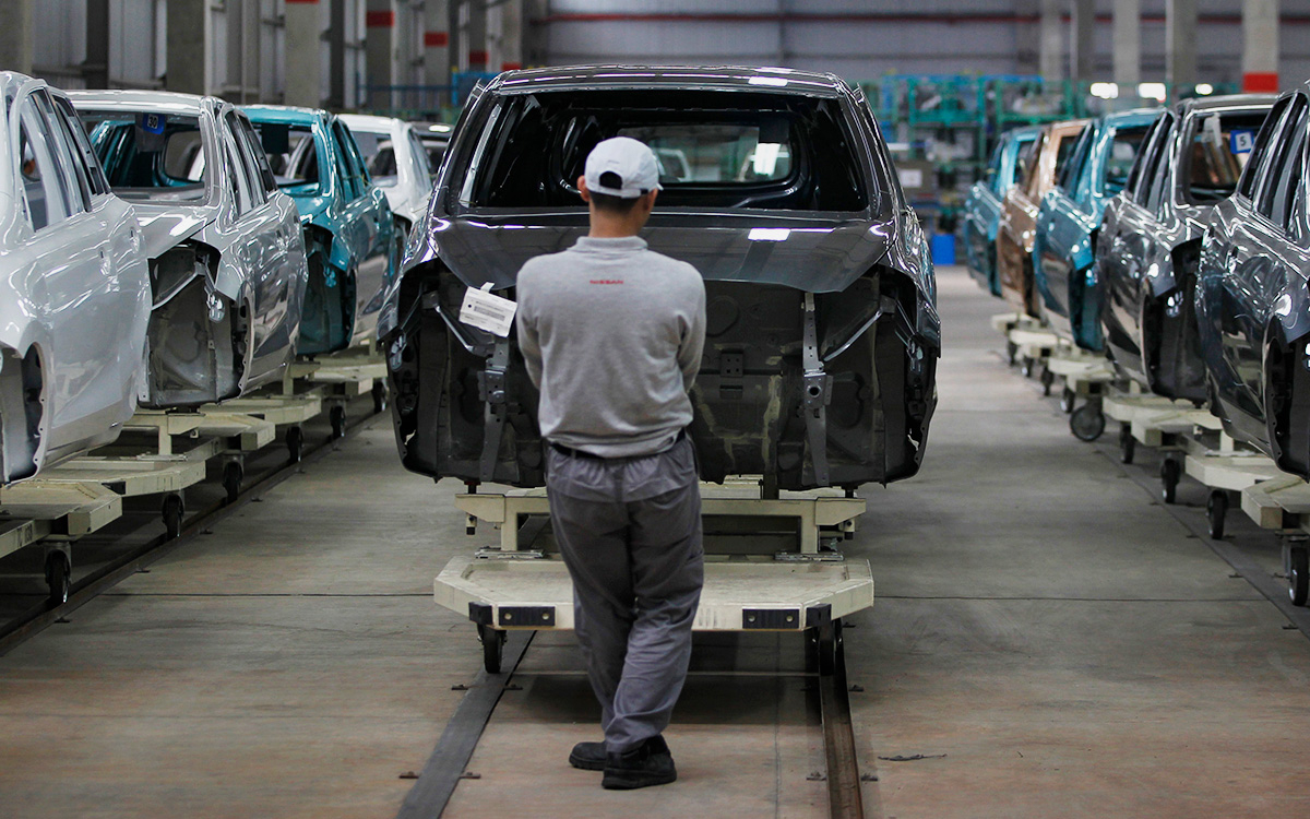 Nikkei ������ � ������ Nissan ��������� ����������� ���������� Datsun