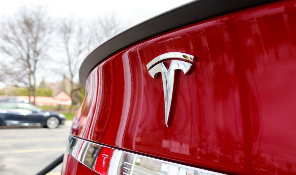 Сегодня на СПБ. Акции Tesla растут на ожиданиях запуска роботакси Сегодня на СПБ. Акции Tesla растут на ожиданиях запуска роботакси