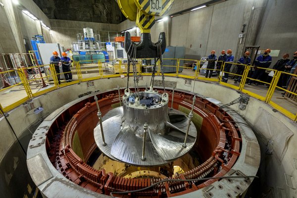 На Верхне-Туломской ГЭС «ТГК-1» установлено новое рабочее колесо На Верхне-Туломской ГЭС «ТГК-1» установлено новое рабочее колесо