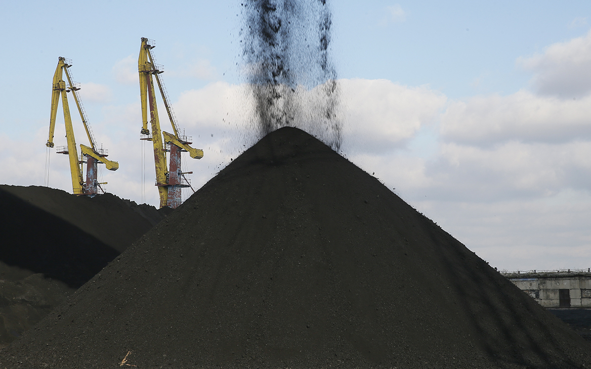 Власти Украины запретили вывозить добытые в стране уголь, мазут и газ Власти Украины запретили вывозить добытые в стране уголь, мазут и газ