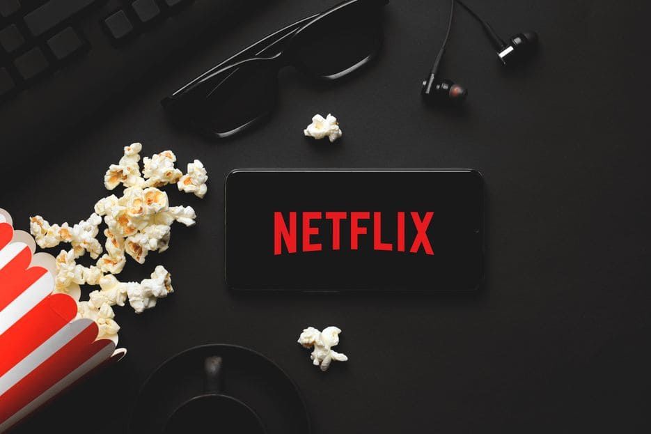 Netflix делает шаги к рекламным услугам. Что это значит