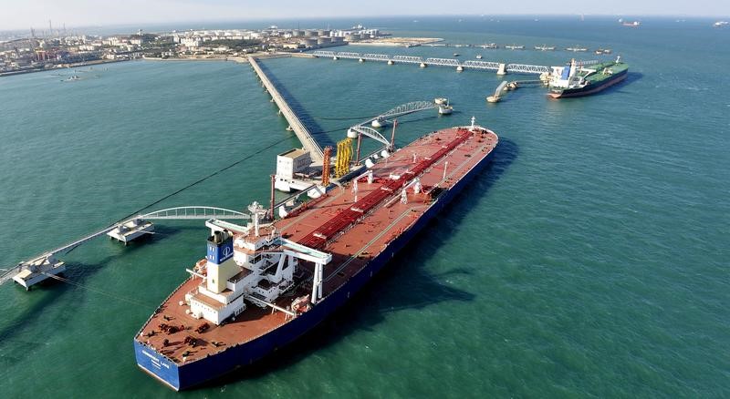 Европейские владельцы нефтяных танкеров наращивают поставки российской нефти