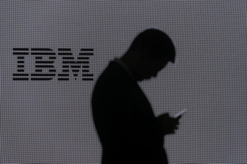Квартальные прибыль и выручка IBM превысили прогнозы