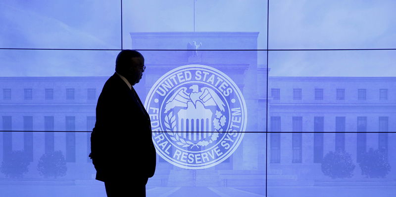 Экономисты отложили ожидаемое снижение ставки ФРС до 2024 года