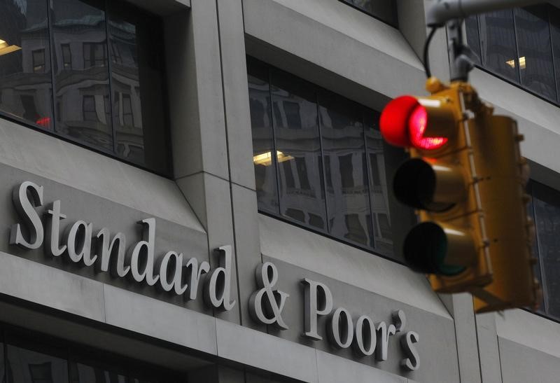 ��� ������� �������� � ����-����� � ������������ ����� S&P 500?