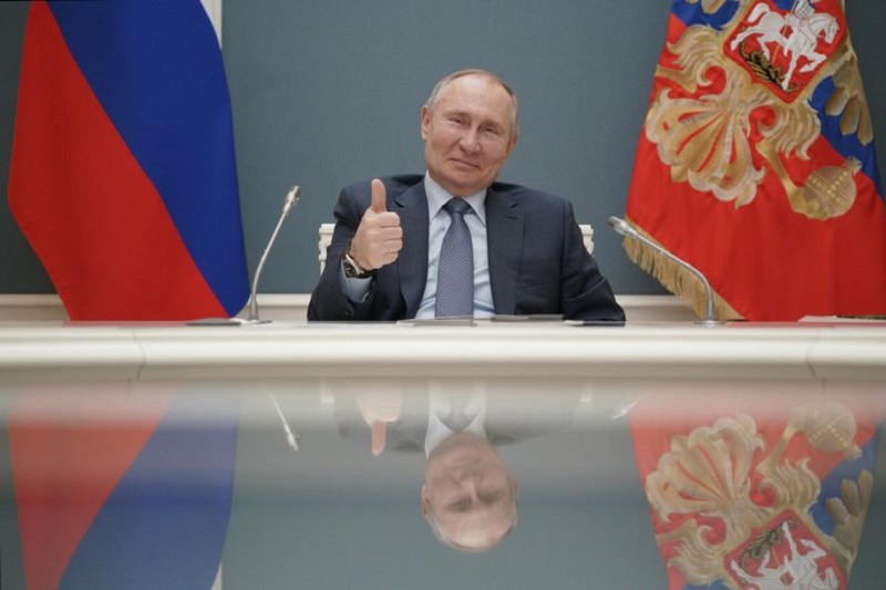 Уровень безработицы в России достиг исторического минимума, заявил Путин