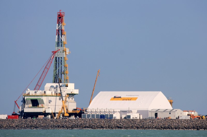 Глава ENI заявил, что замена российского газа займет у Европы еще пару лет Глава ENI заявил, что замена российского газа займет у Европы еще пару лет