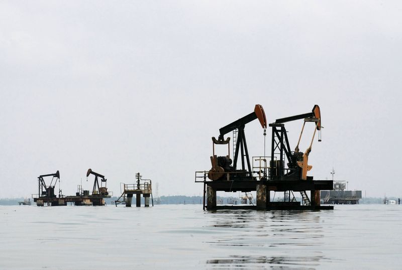 Цена нефти Brent превысила $79 впервые со 2 мая