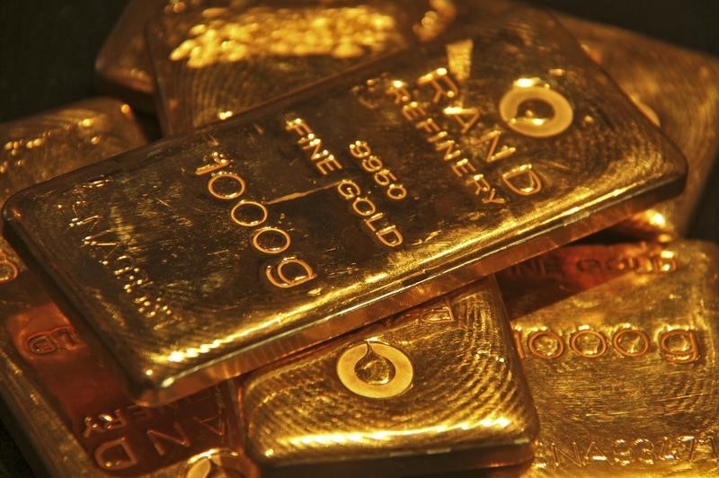 Фьючерсы на золото подешевели в ходе американских торгов Фьючерсы на золото подешевели в ходе американских торгов