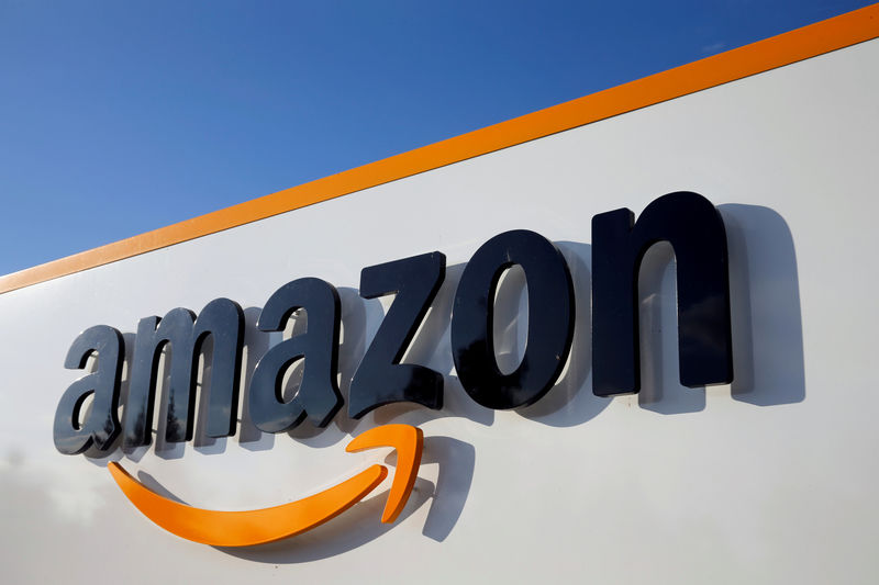 ������� �������: ������ Apple � Amazon