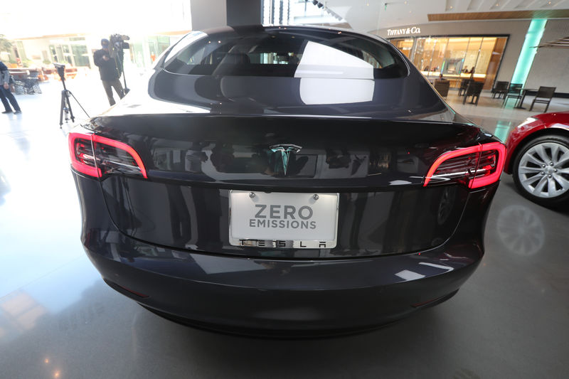 WSJ: SpaceX ������� �������� �� $373 ���