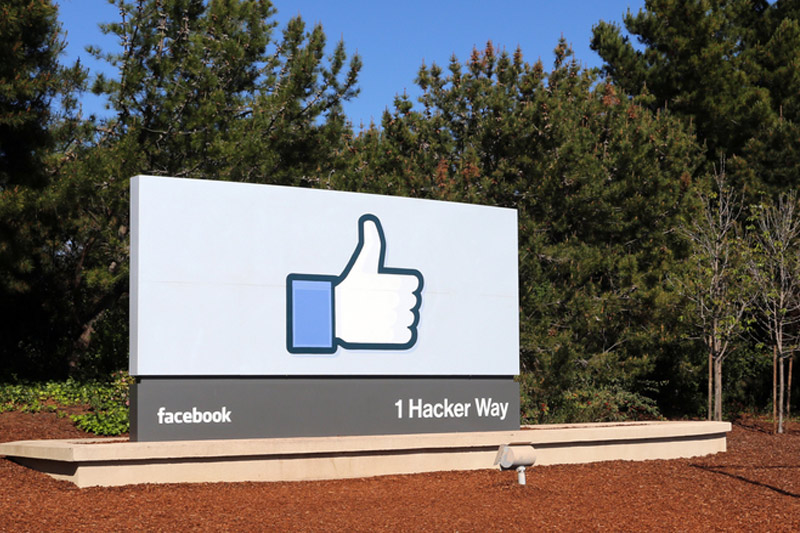 ������� �������� ������������� Facebook � ������