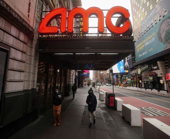 GameStop  :     Discovery  AMC Networks