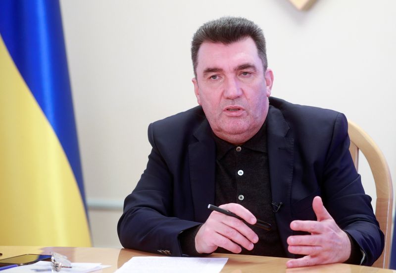 ИНТЕРВЬЮ-Украина считает действия РФ у ее границ попыткой отвлечь от внутренних проблем -- секретарь Совбеза Украины ИНТЕРВЬЮ-Украина считает действия РФ у ее границ попыткой отвлечь от внутренних проблем -- секретарь Совбеза Украины