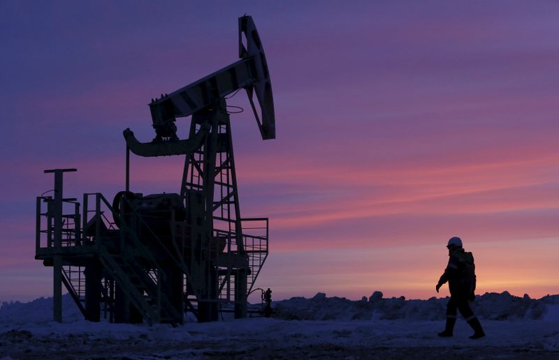 Россия: пандемия может влиять на рынок нефти до 2023-2024 года - документ Россия: пандемия может влиять на рынок нефти до 2023-2024 года - документ