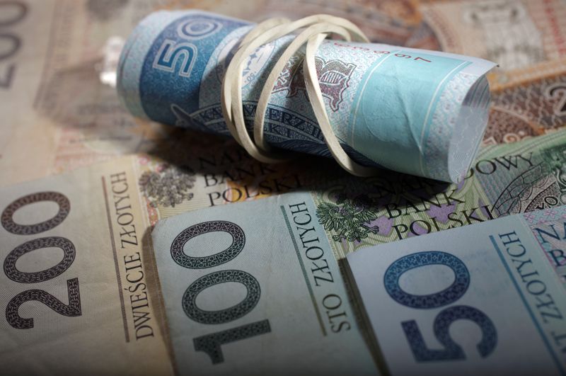 EMERGING MARKETS-Валюты снижаются вслед за восстановлением доллара EMERGING MARKETS-Валюты снижаются вслед за восстановлением доллара