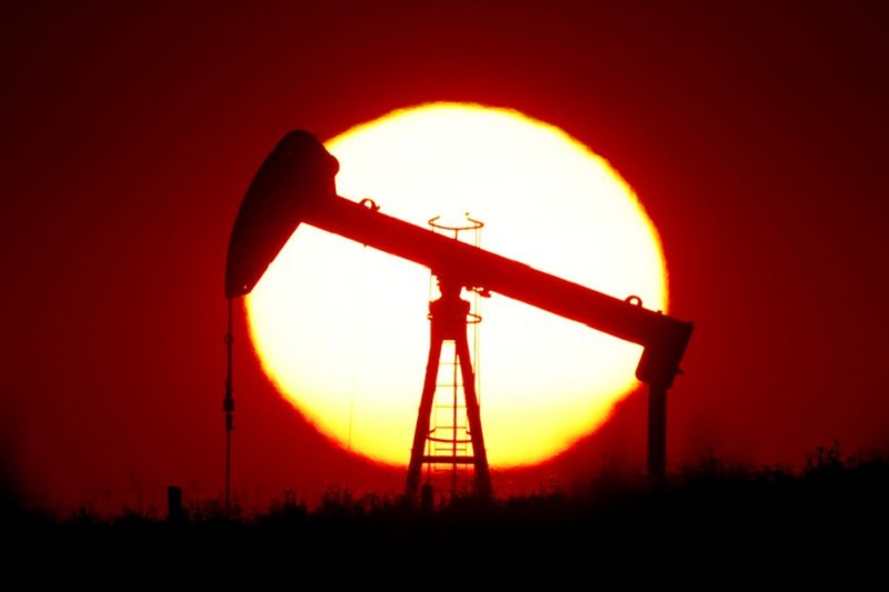 Цены на нефть снижаются Цены на нефть снижаются