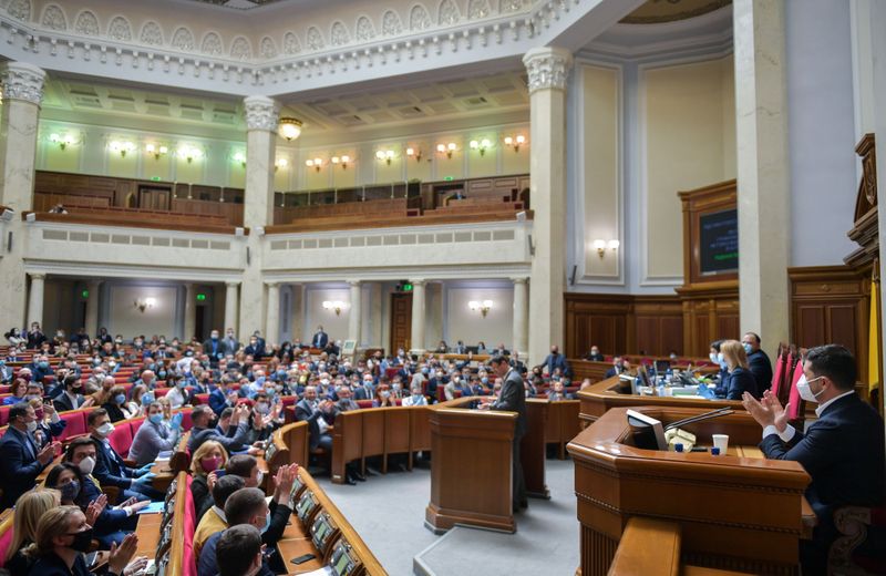 Парламент Украины одобрил законопроект о тюремном заключении для чиновников за недостоверные декларации Парламент Украины одобрил законопроект о тюремном заключении для чиновников за недостоверные декларации