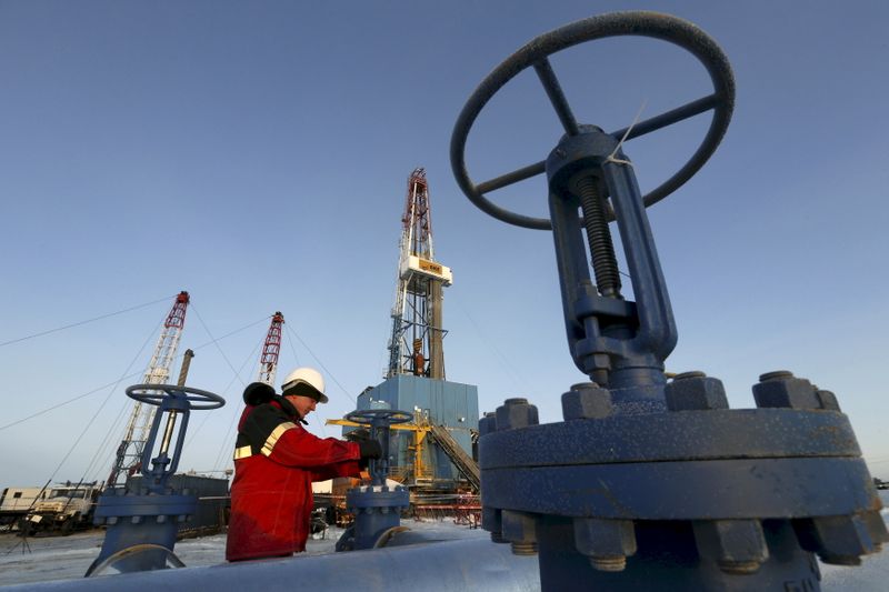РФ за 1-15 апр увеличила добычу нефти и газоконденсата до 10,51 млн барр/сутки -- источники РФ за 1-15 апр увеличила добычу нефти и газоконденсата до 10,51 млн барр/сутки -- источники