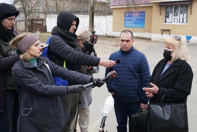 Российские власти задерживают сторонников Навального, обыскивают офисы перед протестами Российские власти задерживают сторонников Навального, обыскивают офисы перед протестами
