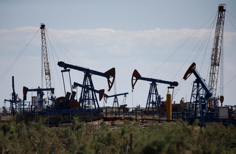 Азербайджан сохранит в мае суточную добычу нефти на уровне 603.000 барр -- Минэнерго Азербайджан сохранит в мае суточную добычу нефти на уровне 603.000 барр -- Минэнерго