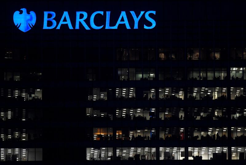 Barclays увеличил прибыль в 1 кв более чем вдвое за счет бума торговли акциями Barclays увеличил прибыль в 1 кв более чем вдвое за счет бума торговли акциями