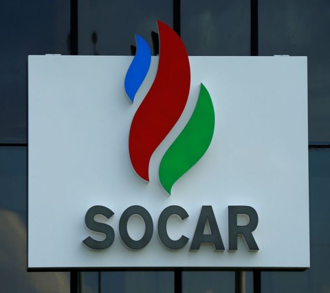 SOCAR начнет поставки дизтоплива Роснефти на Украину и в Венгрию в июне--источники SOCAR начнет поставки дизтоплива Роснефти на Украину и в Венгрию в июне--источники